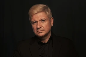 «Цяпер на адной вуліцы — вайсковы завод, на другой — падаюць дроны, і ўсіх сьведкаў пакуе АМОН...»